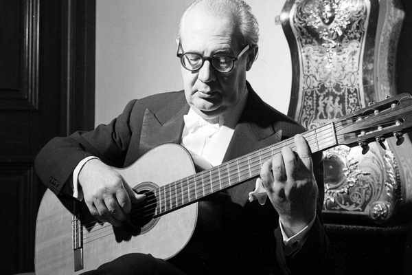 Top 25 Classical Guitarists of All Time