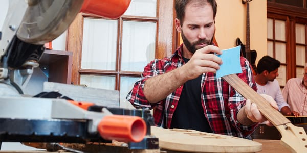 What Fingerboard Radius Is Best For Fingerpicking?